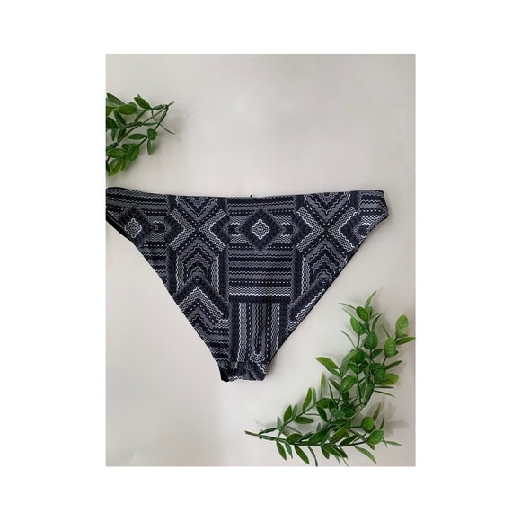 Two bathing suits! - Picture 6 of 6